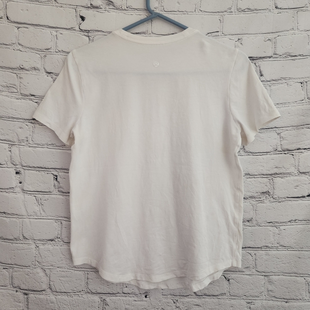 Lululemon Short Sleeve Shirt - Picture 3 of 6